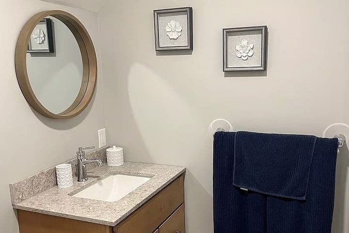 Building Photo - 222 Brookview Dr