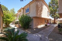 Building Photo - 1612 N Torrey Pines Dr