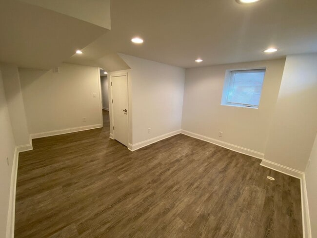 Building Photo - Neil Ave 2211-2213 TNR