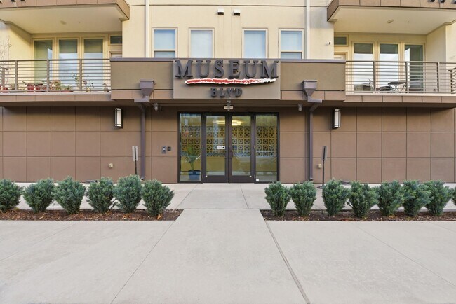 Building Photo - 4819 Caroline St