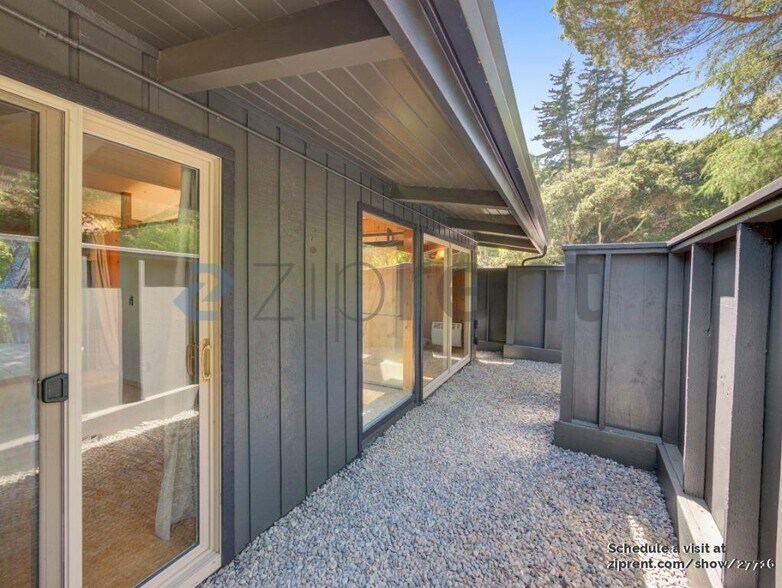 Building Photo - 25970 Canada Dr