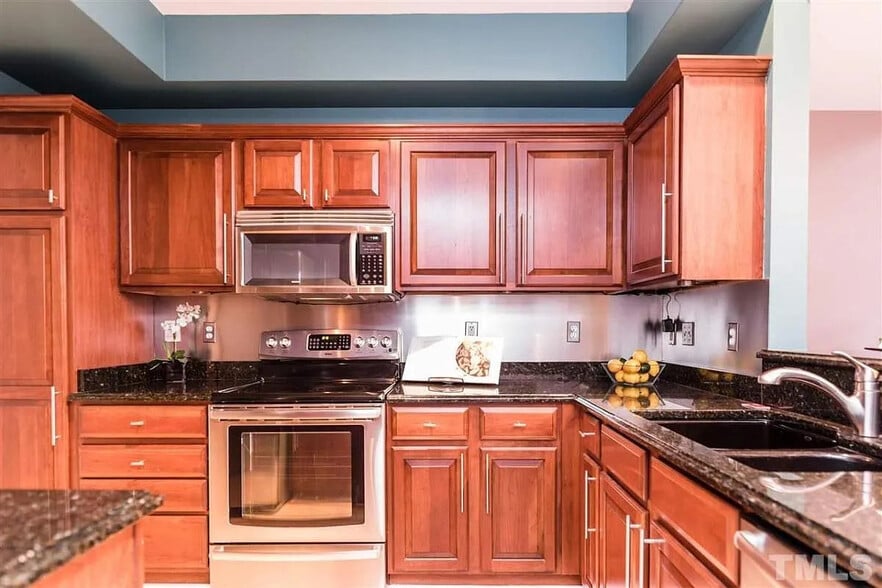 Building Photo - 200 South Dawson Street