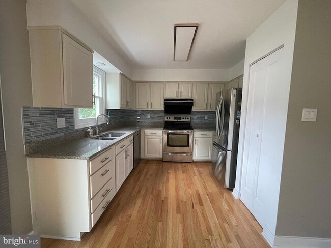Building Photo - 10638 Sawdust Cir