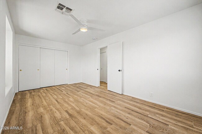 Building Photo - 414 N Hudson Pl