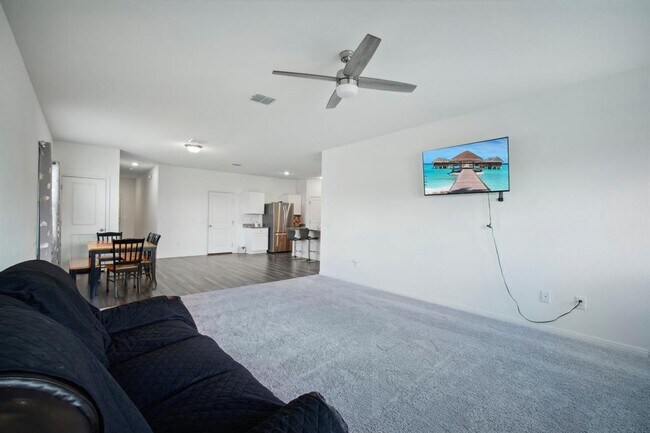 Building Photo - 200 Gemsbok Rd