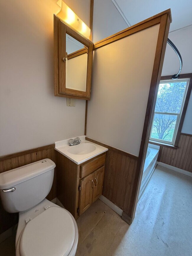 Building Photo - 227-229 S Washington