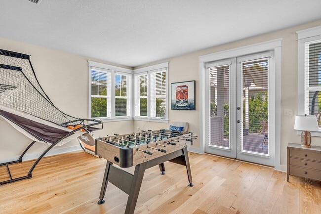 Building Photo - 79 Grande Pointe Dr