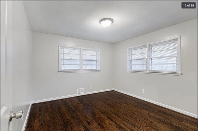 Building Photo - 3169 Cloverhurst Dr