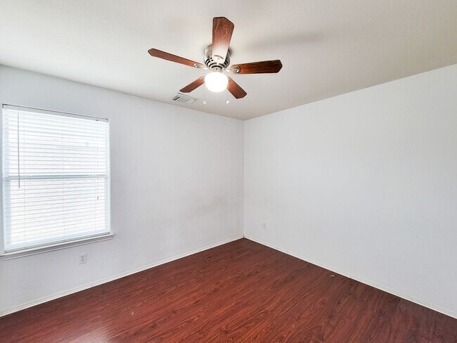 Building Photo - Comfort meets style in this home situated ...