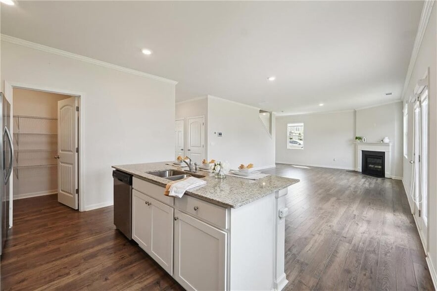 Building Photo - 100 Fernbrook Trl
