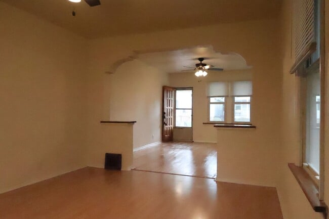 Building Photo - Charming Clifton Heights Bungalow!!