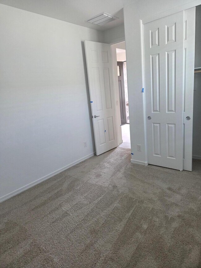 Building Photo - 22457 E Watford Dr