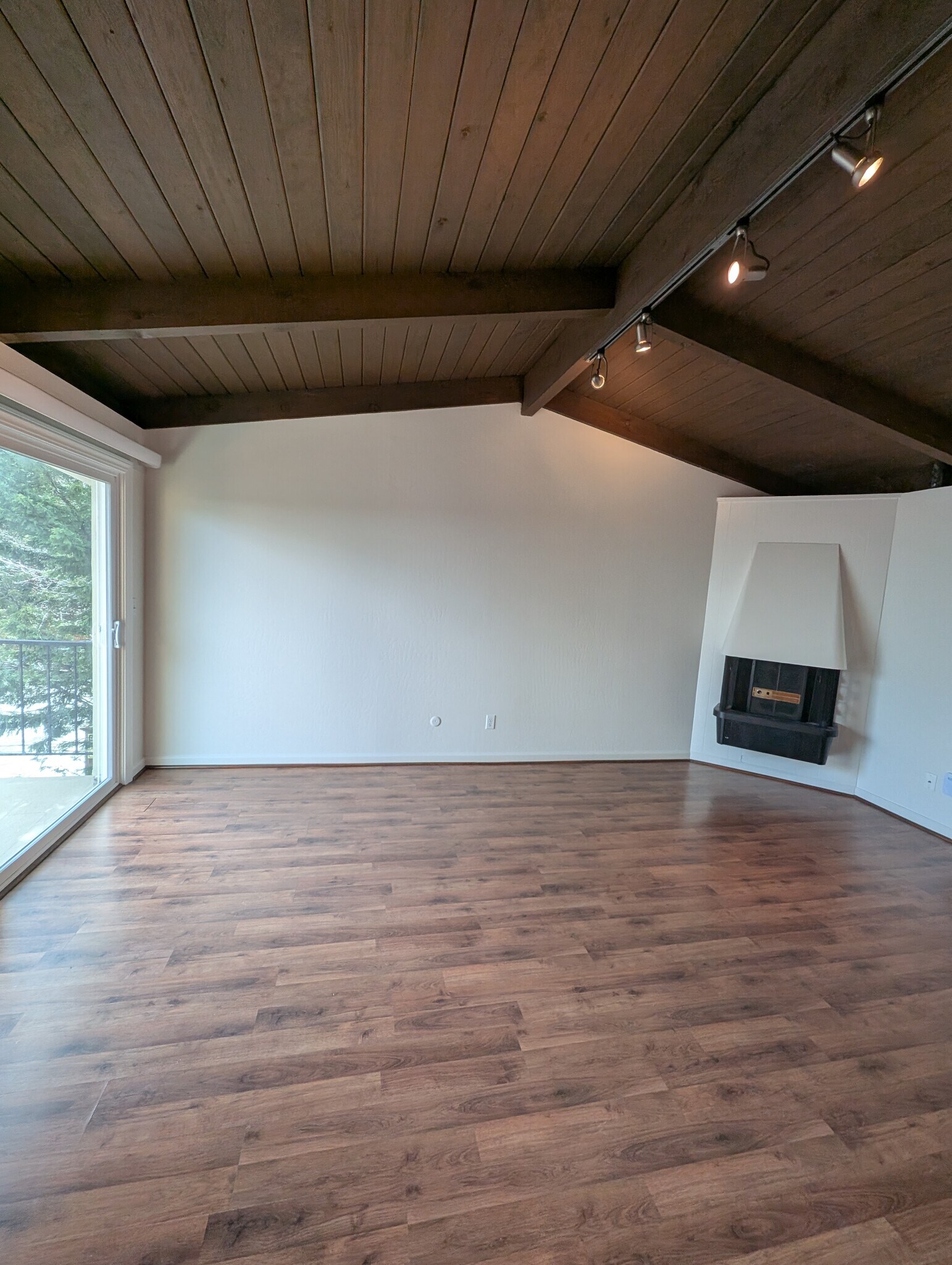 Building Photo - 214 Bayview St