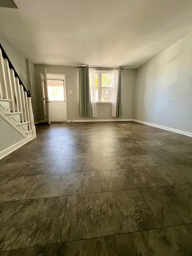 Building Photo - Beautiful 3bed-1.5 bath Home in Ambler!