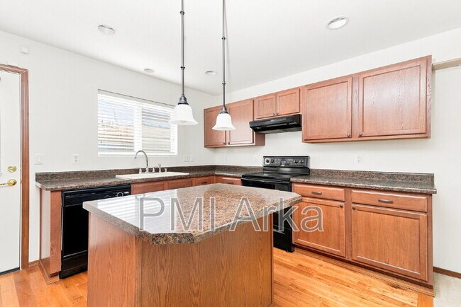 Building Photo - 11048 Elliston Way NE