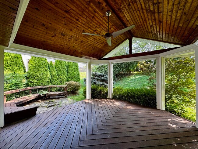 Building Photo - 3020 Blackford Pkwy