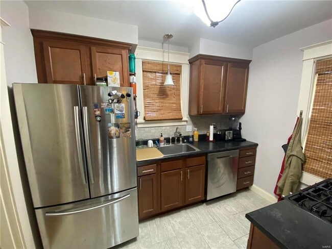 Building Photo - 743 Clark Ave