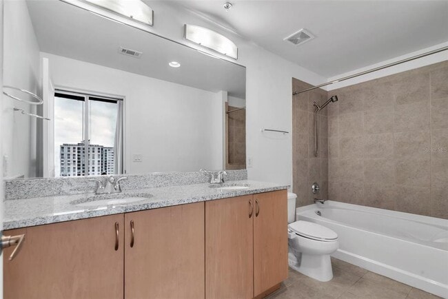 Building Photo - 777 N Ashley Dr