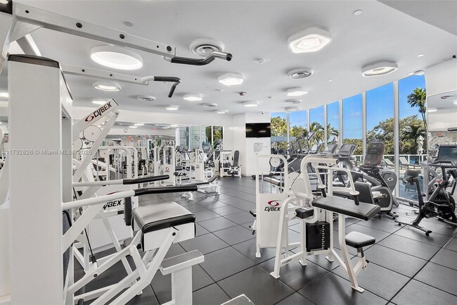 Building Photo - 2127 Brickell Ave