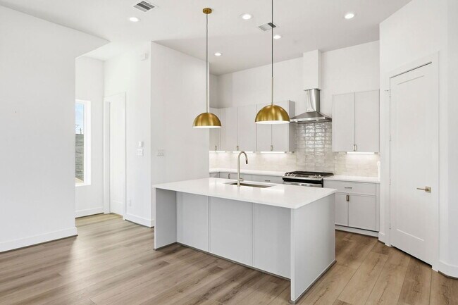 Building Photo - 3830 Wilmer St