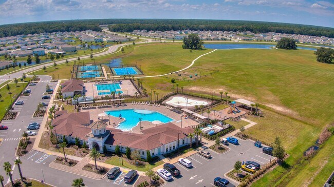 Building Photo - 130 Huesca Ct