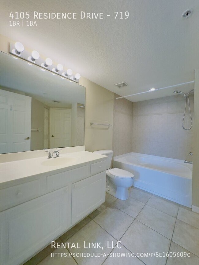 Building Photo - 4105 Residence Drive