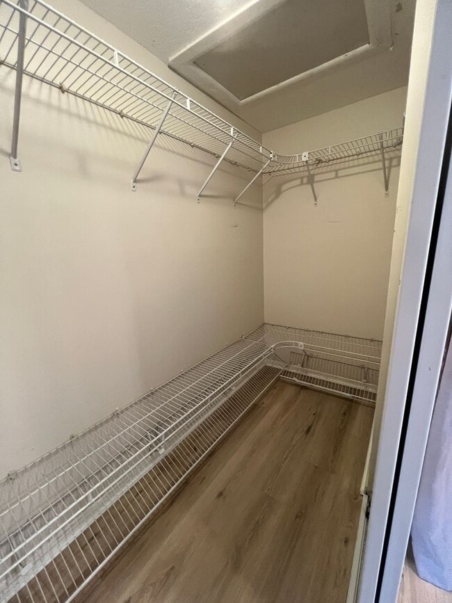 Building Photo - Comfort & Convenience in Plantation – 2BR/...