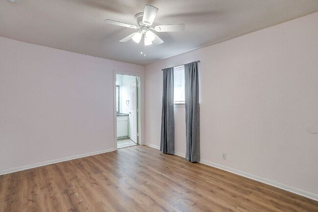Building Photo - Well maintained 3 bedroom home in 76107