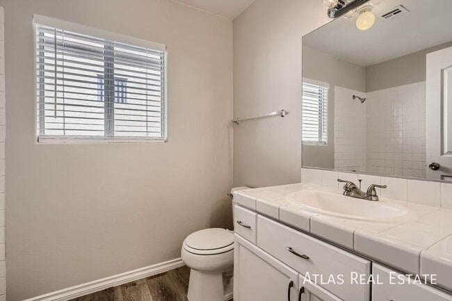 Building Photo - 7875 Constantinople Ave