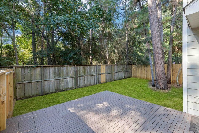 Building Photo - 122 S Walden Elms Cir