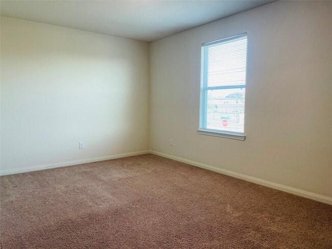 Building Photo - 11042 Hillside Creek Dr