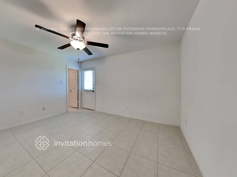 Building Photo - 3224 Crestone Dr