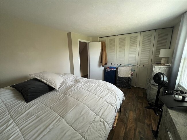 Building Photo - 3000 Ridge Rd