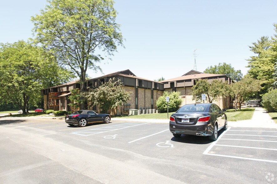 Flushing Valley Apartments 300 Henry Ct Flushing MI 48433 Apartment