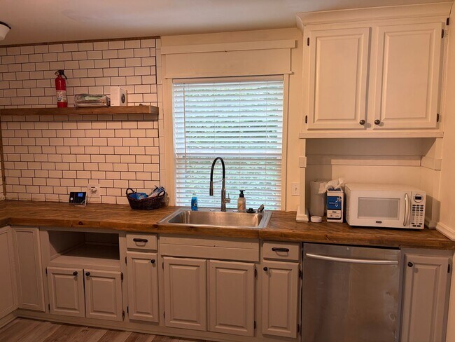 Building Photo - Single Family Home on Quite Cul-De Sac Now Available in Upland Square