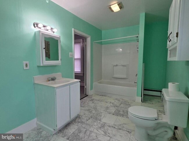 Building Photo - 2A E Milby St