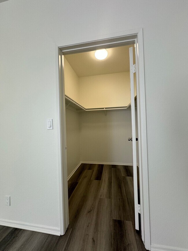 Building Photo - 4343 Whitsett Ave