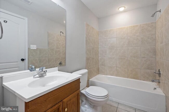 Building Photo - 853 Gallows Ct