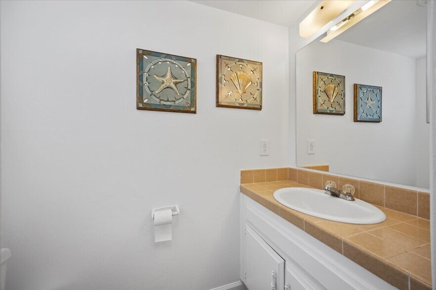 Building Photo - 4225 Parkwood Ct
