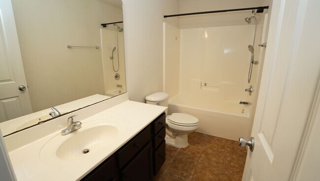 Building Photo - 106 Farmgate Dr