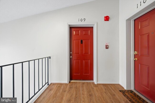 Building Photo - 611 Himes Ave