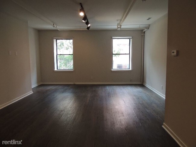 Building Photo - 216 S 16th St