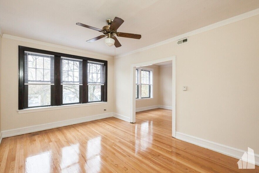 Building Photo - 1446 W Byron St