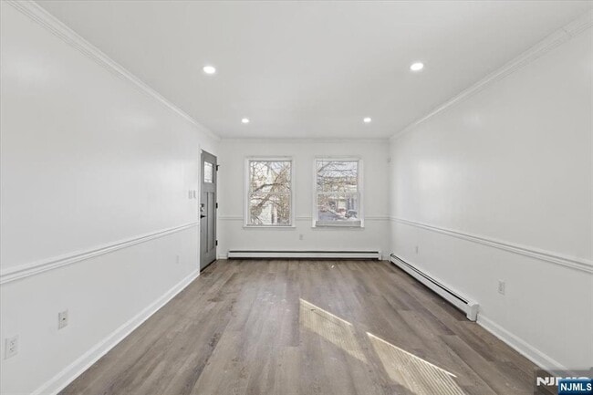 Building Photo - 17 Holsman St