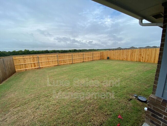 Building Photo - 12817 Double V Dr
