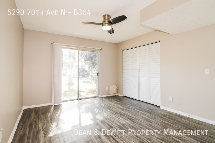 Building Photo - 2 Bed/1 Bath - Unit B304