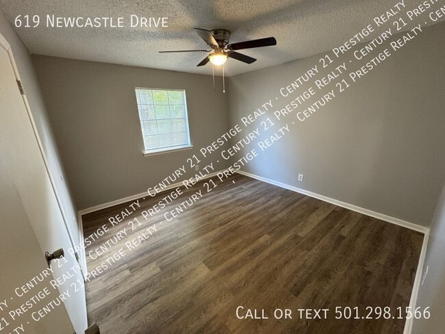 Building Photo - 619 Newcastle Dr