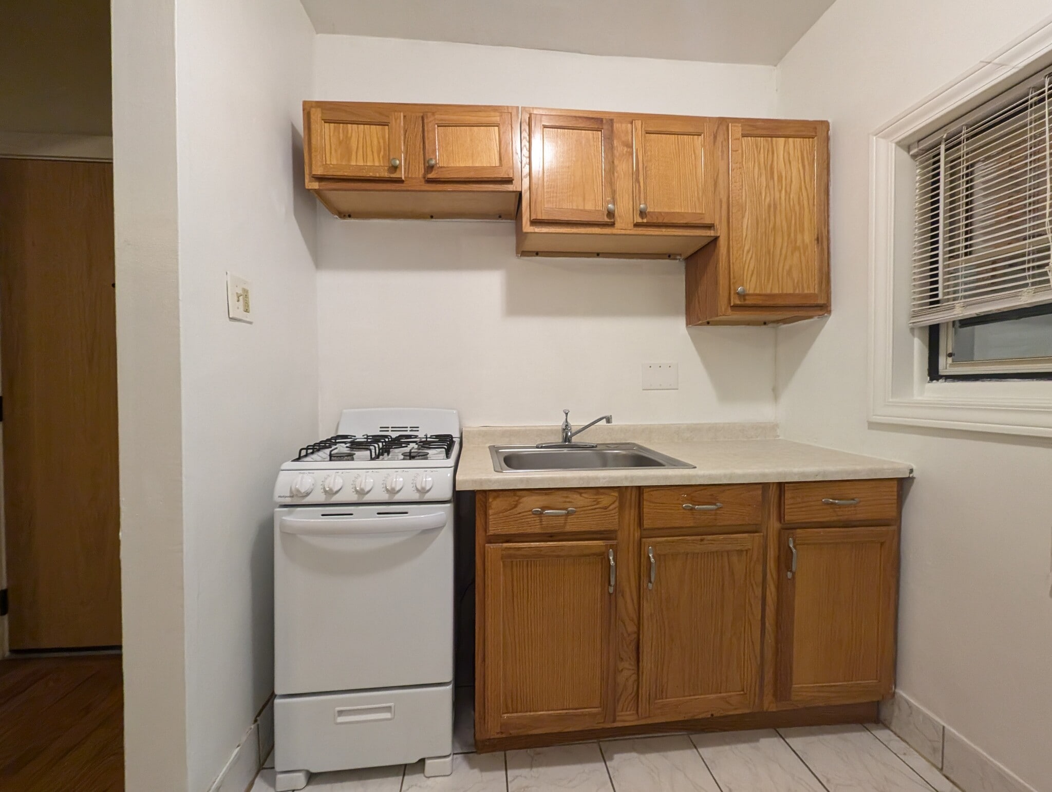 Building Photo - 4851 N Damen Ave