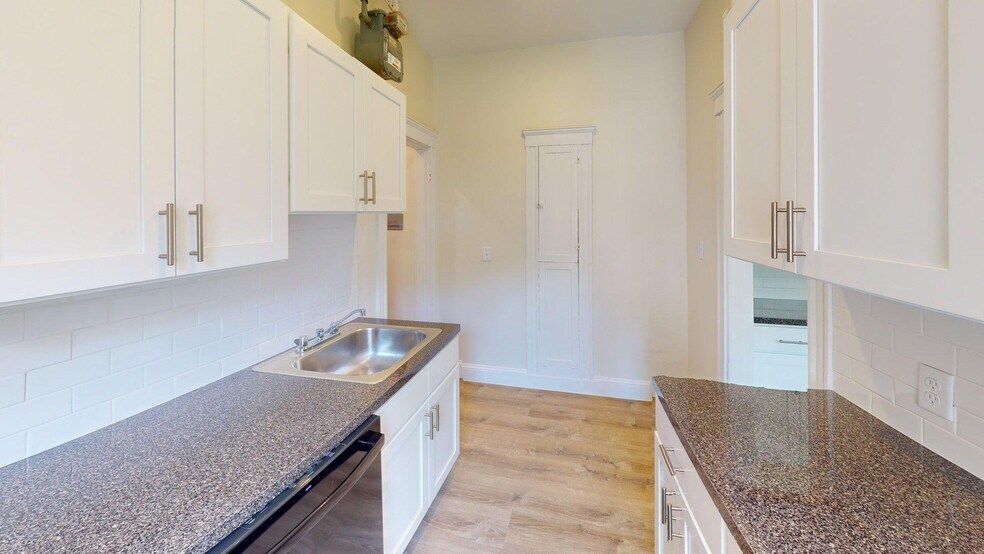 Primary Photo - 109 Chiswick Rd