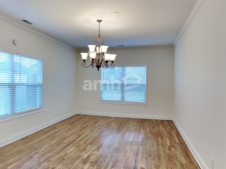 Building Photo - 1030 Spring Creek Dr